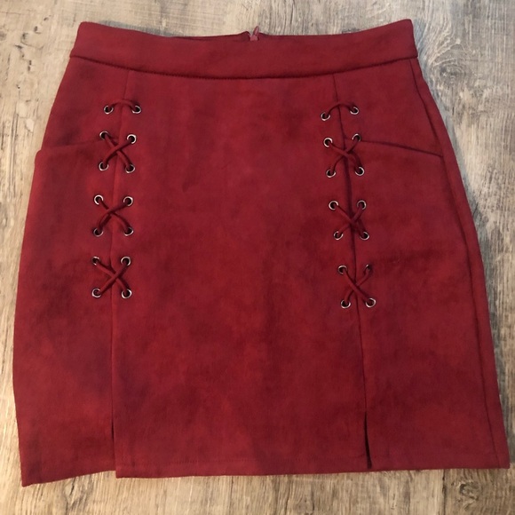 Red suede skirt size Large - Picture 1 of 5